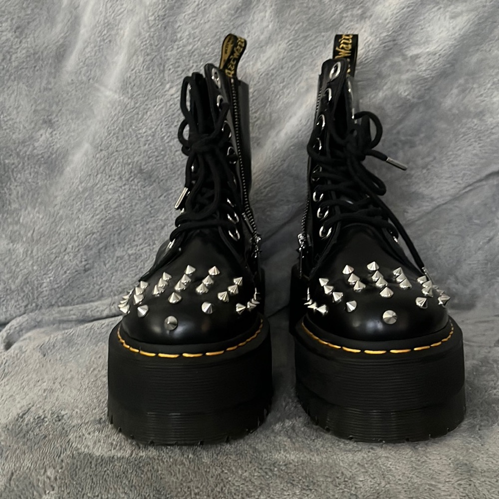 Doc martens jadon max stud boots